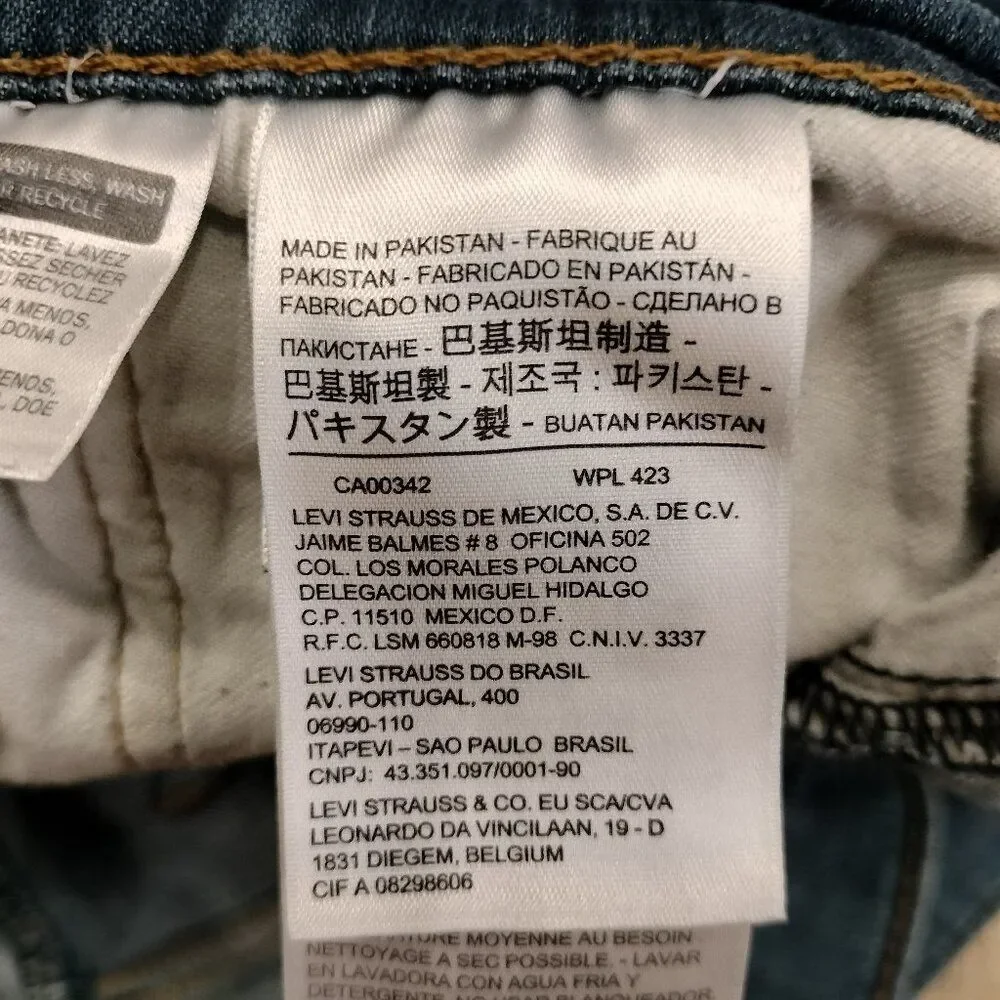 Levi's 541 Medium Wash Jeans 48x32